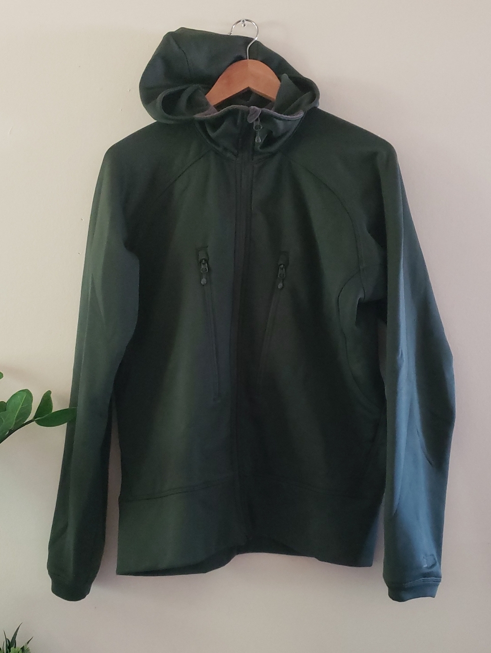 MEC Men's Polartec Windpro Zip Up Hooded Jacket/Sweater - M (EUC)